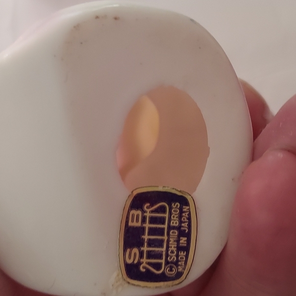 Porcelain Kissing Angels by SB made in Japan,over 3 inches H x 2 1/2 inches W - Picture 5 of 15